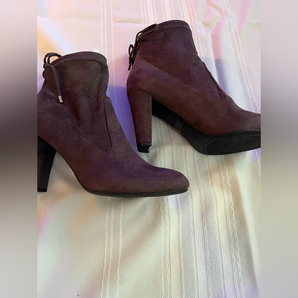 Brand new suede ankle boots . Fits size 8 - Picture 1 of 6